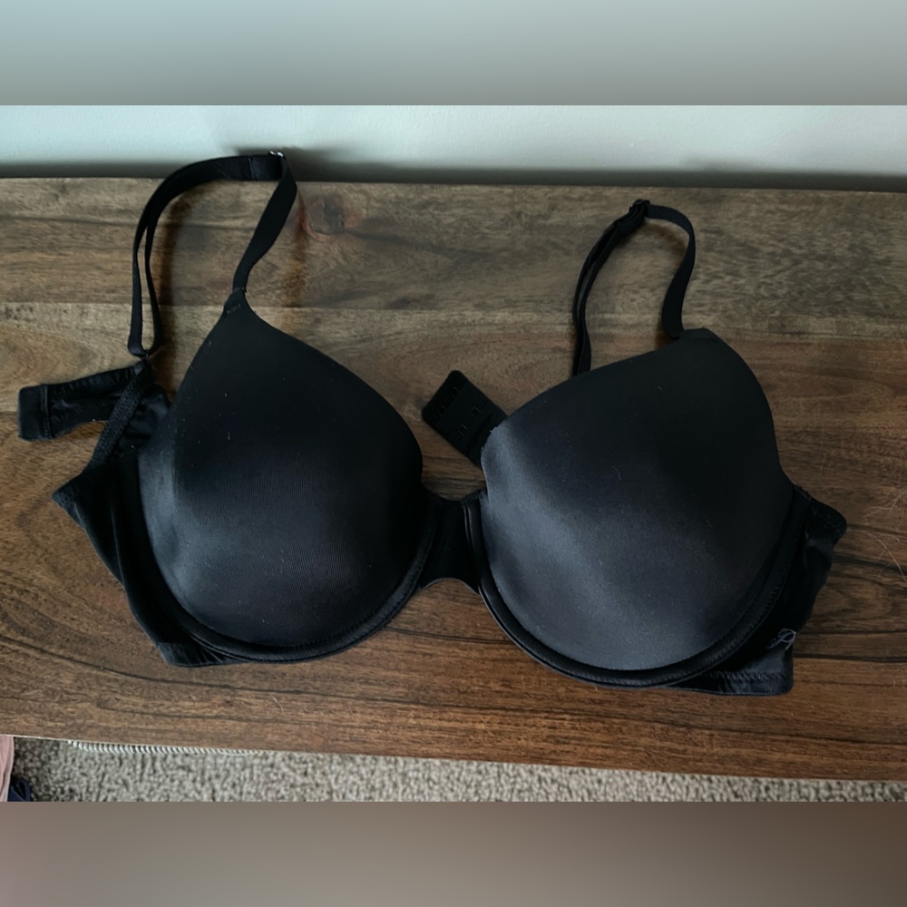 PINK Wear Everywhere T-Shirt Lightly Lined Bra
